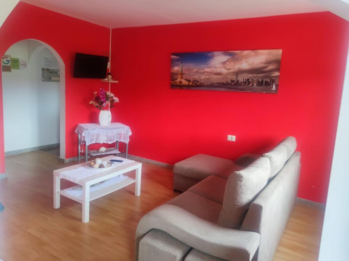 Apartamentos Turisticos Lemos O Pedrouzo Dış mekan fotoğraf
